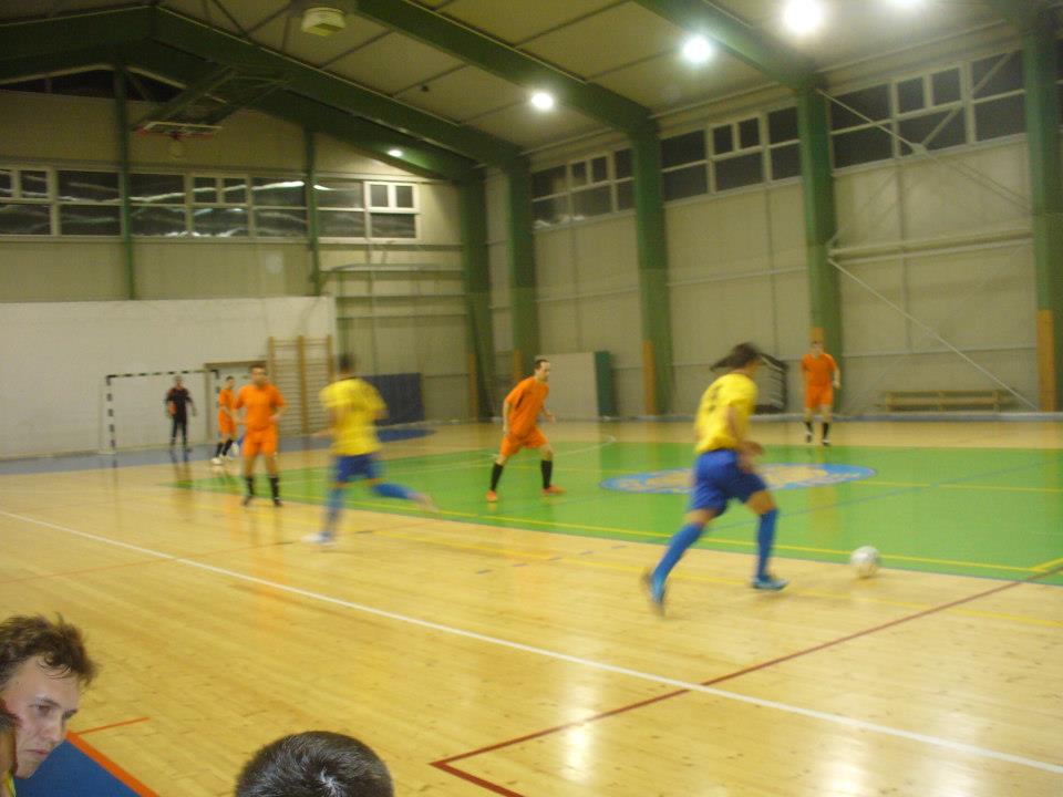 262191_451908558178509_1994533257_n